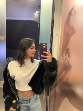 Ariana, 22, United States