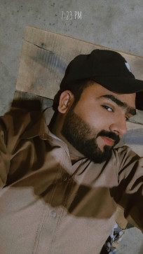 CcedilH AtildeSI, 22, Pakistan