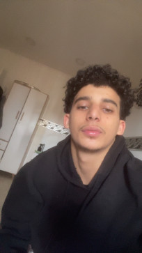 Amine Pieces Auto, 18, Yemen