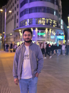 Frey, 27, Spain