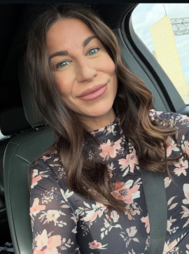 Zoey Lockler, 40, United States