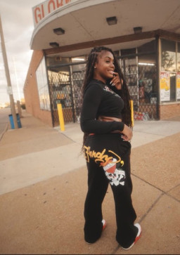 Prettygirlmyrahh, 19, United States