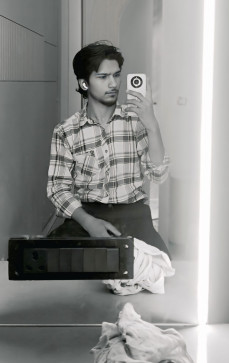 Kaishmalik, 19, India