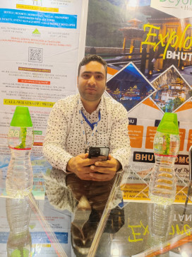 MANZOOR AHMAD MIR, 27, India