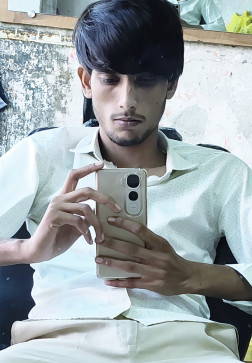 Salim Khan, 18, India