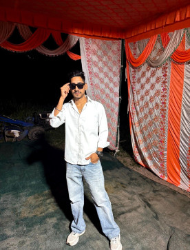 Vijay Thakur, 20, India