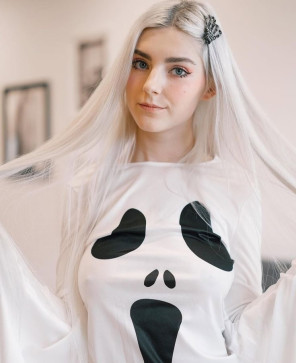 Calistaliana, 25, United States