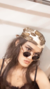 Ry Shi, 22, Indonesia