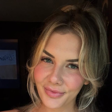Nora Katie, 30, United Kingdom