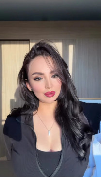 Voluptuous Babe, 28, India