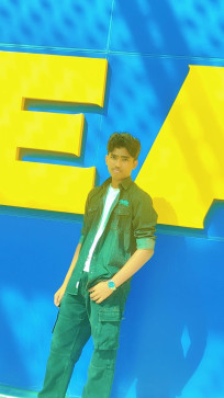 Jon, 18, India