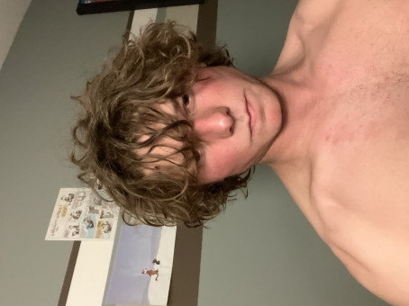Eddie, 20, Canada