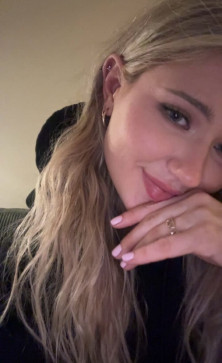 Lacey  Sarah, 27, United States