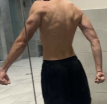 Pizzaboyyyy, 19, Italy
