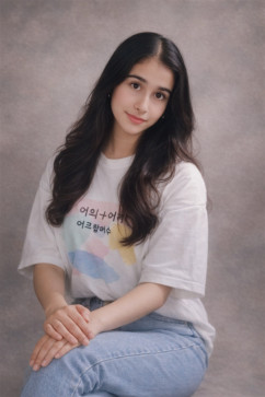 Harshita, 18, India