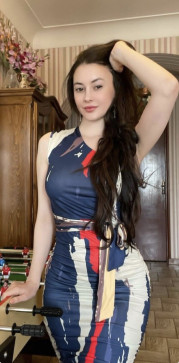 LIZZY, 30, United States