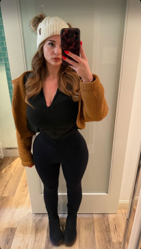 Lindzee, 32, United States