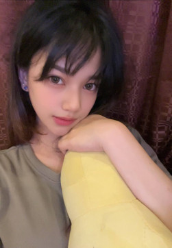 Jenny Rose, 29, Germany