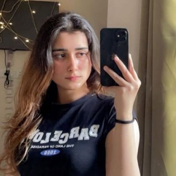 Khushi, 25, India