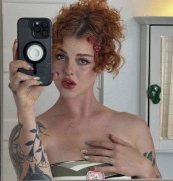 Ashley, 25, United States