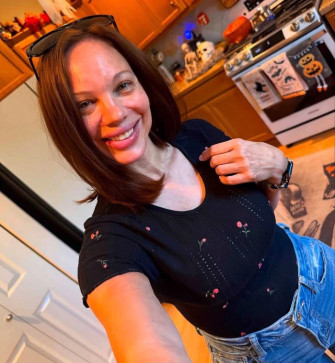 Yvonne, 38, United States