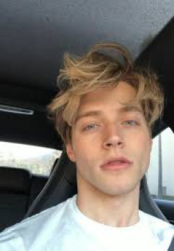 Kyle, 18, United Kingdom