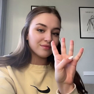 Mary Queen, 25, Germany