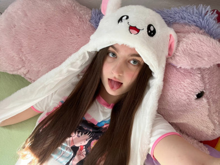 Sara Queen, 24, Australia