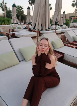 Shetheone, 24, United States