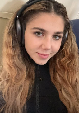 Amanda Craven, 22, United States