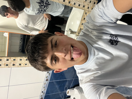 Carlos, 18, Chile