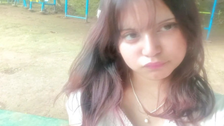 Mio, 18, India