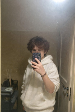 Elias, 21, United Kingdom