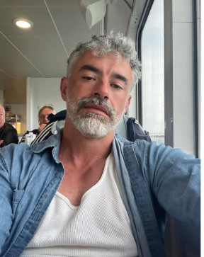 William, 45, United States