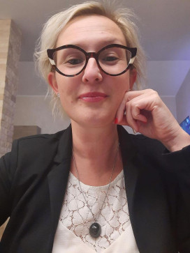 Amelia, 49, United States