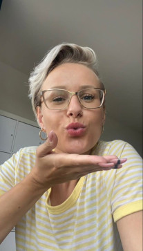Lily, 34, United States