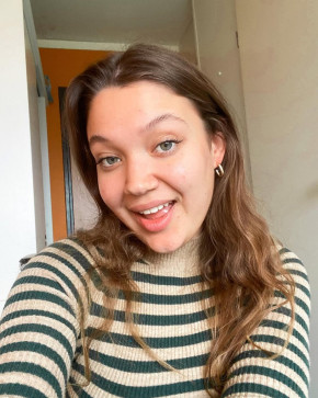 Abbie Muller, 33, United States