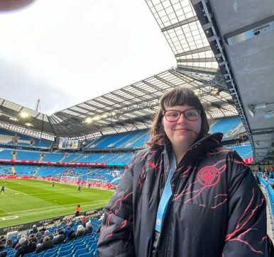 Paige Smith, 19, United Kingdom