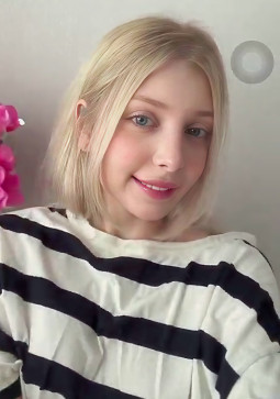 Alice, 20, United States