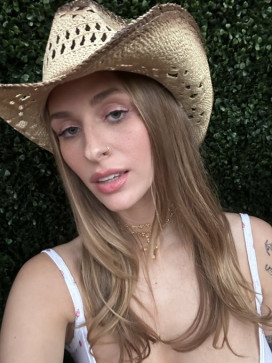 Amelia Avva, 27, United Kingdom