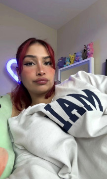 JoannaB, 29, United States