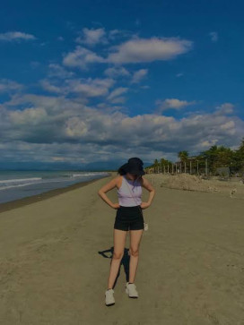 Casey, 18, Philippines