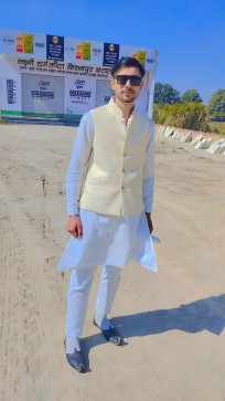 IRSHAD MALIK, 22, India