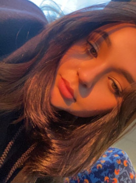 Izzy Costello, 19, United Kingdom