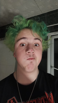 EmoCuteI7, 18, United Kingdom