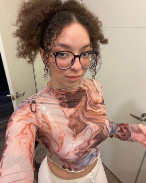 Emily Elkins, 30, United States