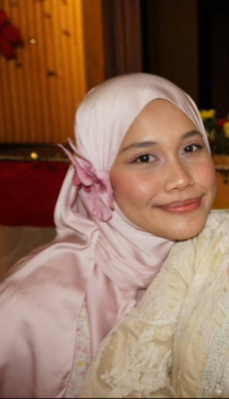 N, 22, United Kingdom