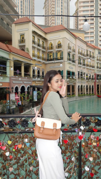 Elle, 22, Philippines