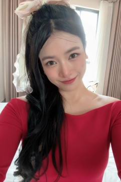 Miaaa, 35, United Kingdom