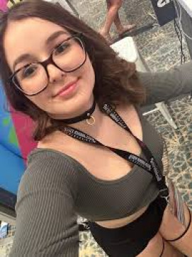 Eva Miss, 36, Australia